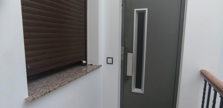 CASA CON COCHERA LISTA PARA ENTRAR A VIVIR