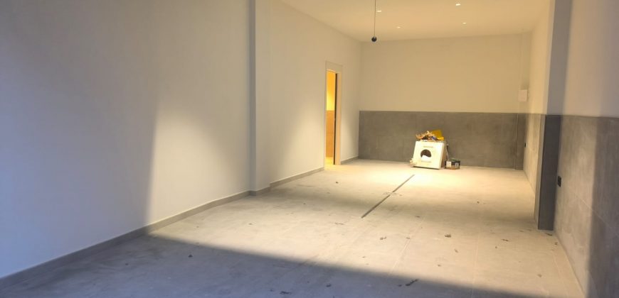 CASA DE NUEVA CONSTRUCCIÓN CON COCHERA