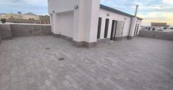 CASA DE NUEVA CONSTRUCCIÓN CON COCHERA