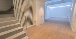 CASA DE NUEVA CONSTRUCCIÓN CON COCHERA