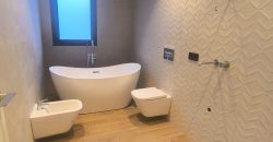 CASA DE NUEVA CONSTRUCCIÓN CON COCHERA