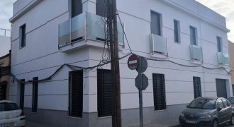 CASA DE NUEVA CONSTRUCCIÓN CON COCHERA