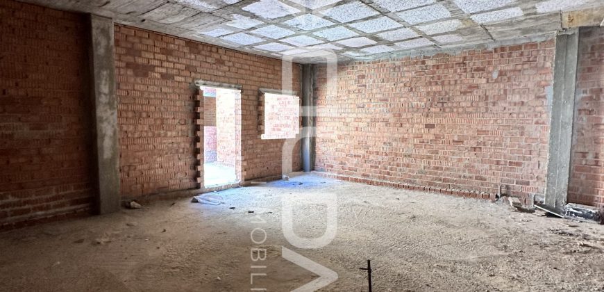 Edificio en bruto de 4 viviendas (Barrio Alto)