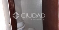 Nave con uso de de bodega en Barrio Alto