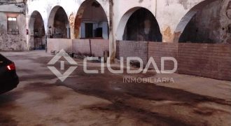 Nave con uso de de bodega en Barrio Alto