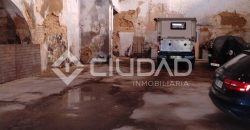 Nave con uso de de bodega en Barrio Alto