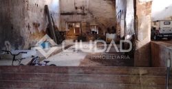 Nave con uso de de bodega en Barrio Alto