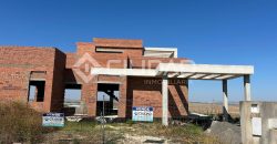 Terreno urbano en Martín Miguel con construcción a terminar