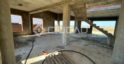 Terreno urbano en Martín Miguel con construcción a terminar