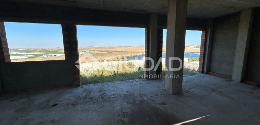 Terreno urbano en Martín Miguel con construcción a terminar