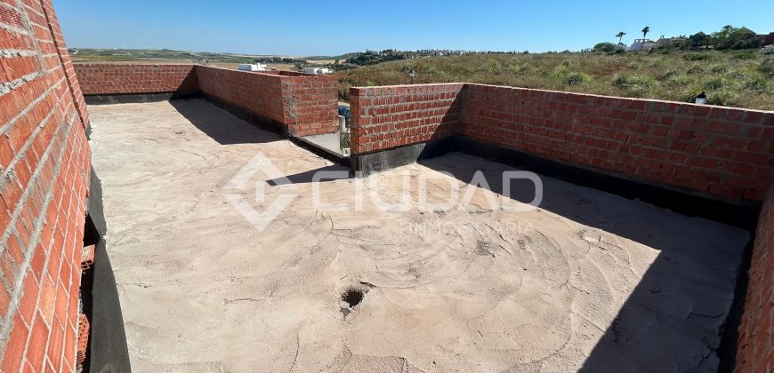 Terreno urbano en Martín Miguel con construcción a terminar