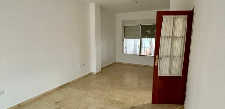 Encantadora casa con Porche y Patio Privado en calle Goya! Morón de la Frontera.