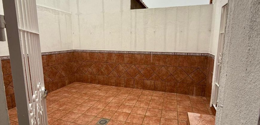 Encantadora casa con Porche y Patio Privado en calle Goya! Morón de la Frontera.