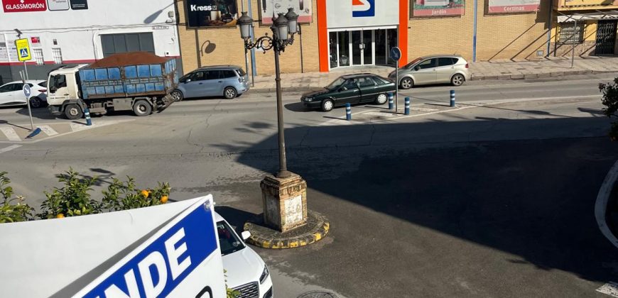 AMPLIO PISO EN CALLE ARRECIFE !! MORON DE LA FRONTERA.