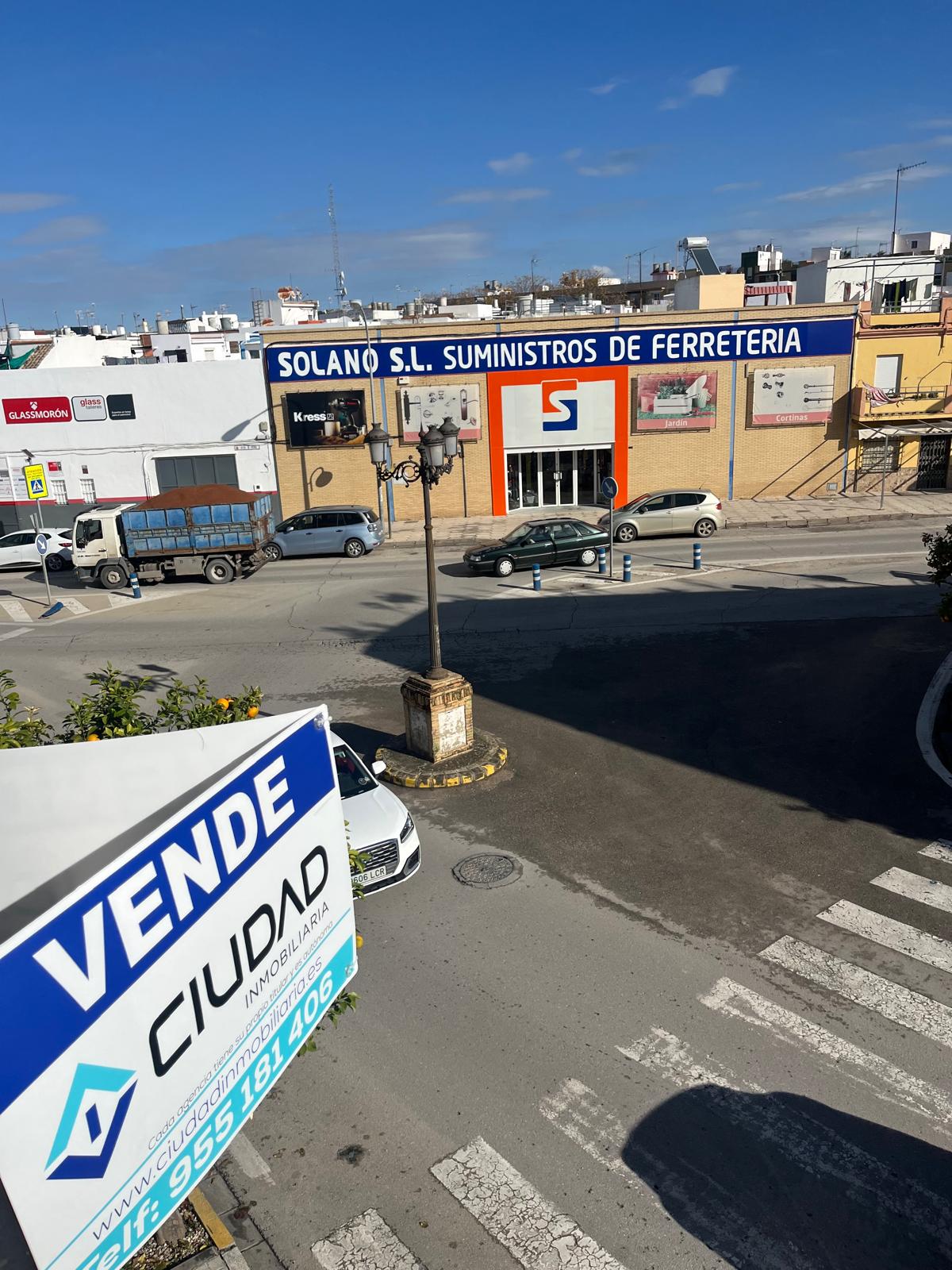 AMPLIO PISO EN CALLE ARRECIFE !! MORON DE LA FRONTERA.