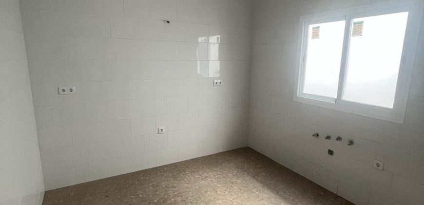 AMPLIO PISO EN CALLE ARRECIFE !! MORON DE LA FRONTERA.