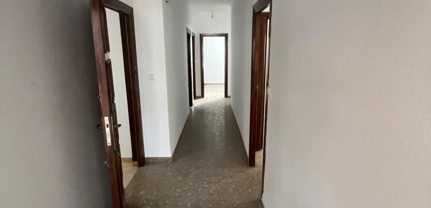 AMPLIO PISO EN CALLE ARRECIFE !! MORON DE LA FRONTERA.