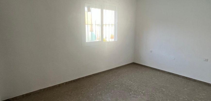 AMPLIO PISO EN CALLE ARRECIFE !! MORON DE LA FRONTERA.