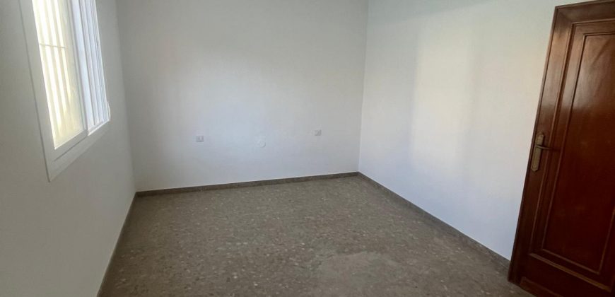 AMPLIO PISO EN CALLE ARRECIFE !! MORON DE LA FRONTERA.