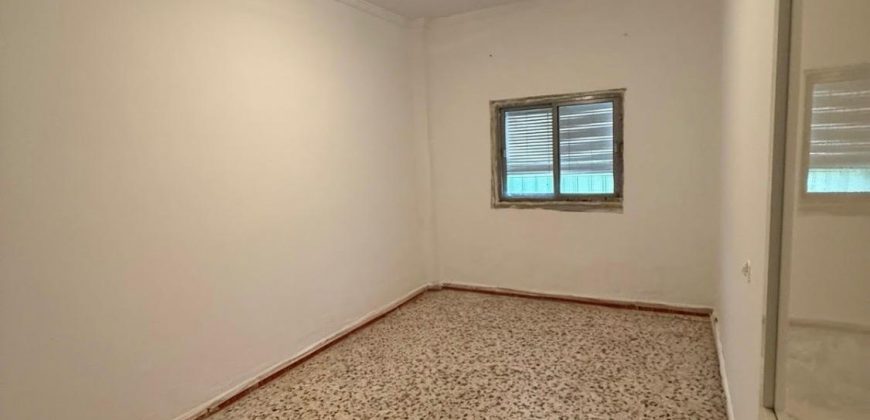 AMPLIO PISO EN CALLE ARRECIFE !! MORON DE LA FRONTERA.