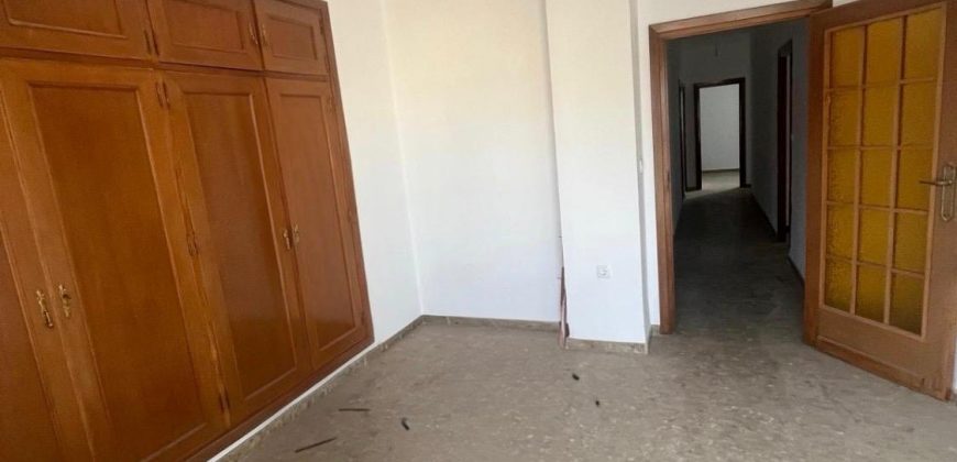 AMPLIO PISO EN CALLE ARRECIFE !! MORON DE LA FRONTERA.