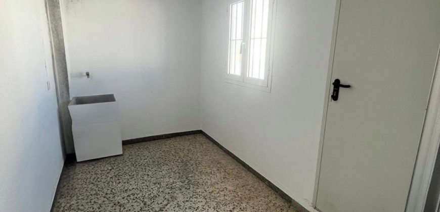 AMPLIO PISO EN CALLE ARRECIFE !! MORON DE LA FRONTERA.