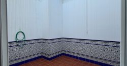 Amplia Propiedad con Cochera en calle Jaboneria.- Morón de la Frontera.