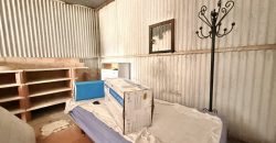 Finca rústica a pie de carretera, situada en el Camino de las Arcas, a la salida de Las Cabezas de San Juan.