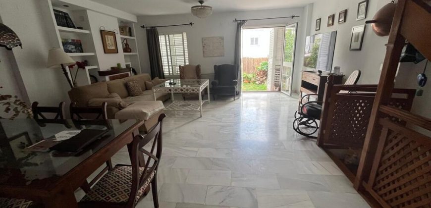 VENTA DE ADOSADO EN URBANIZACIÓN ALJARASOL (MAIRENA DEL ALJARAFE).