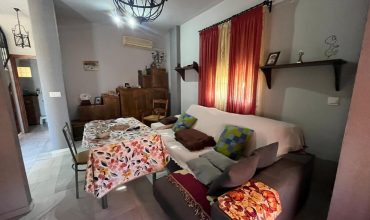 CHALET ADOSADO EN VENTA EN HUÉVAR DEL ALJARAFE.