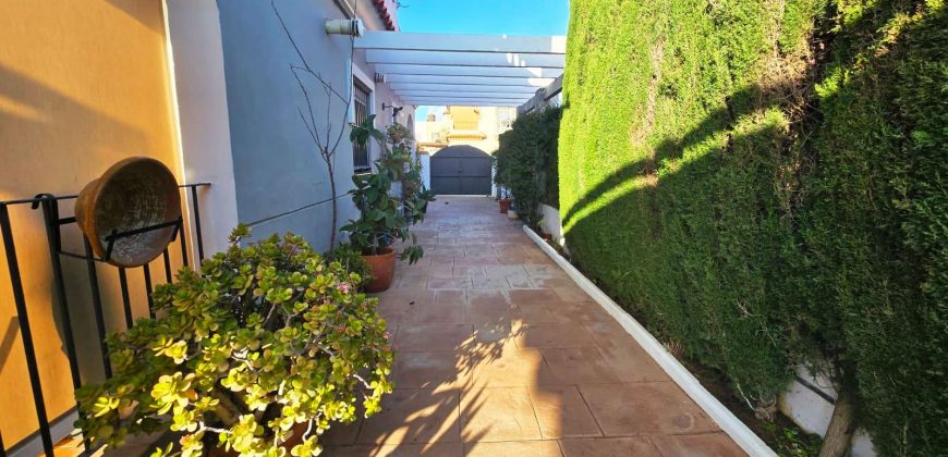 Chalet independiente – Bollullos de la Mitación