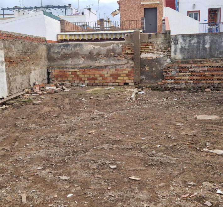 Terreno en venta en Calle Bormujos, Camas