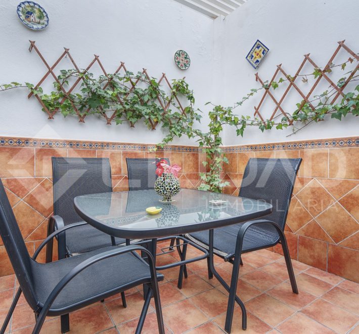 Espectacular vivienda de 4 plantas en venta – Zona de la Bulevar, Lebrija