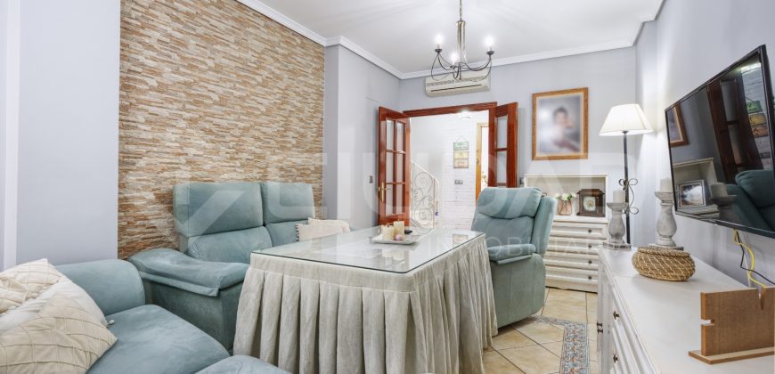 Espectacular vivienda de 4 plantas en venta – Zona de la Bulevar, Lebrija