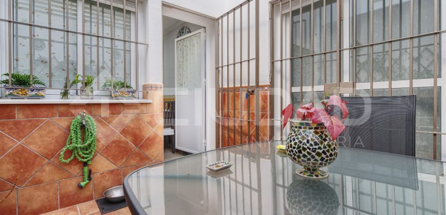 Espectacular vivienda de 4 plantas en venta – Zona de la Bulevar, Lebrija