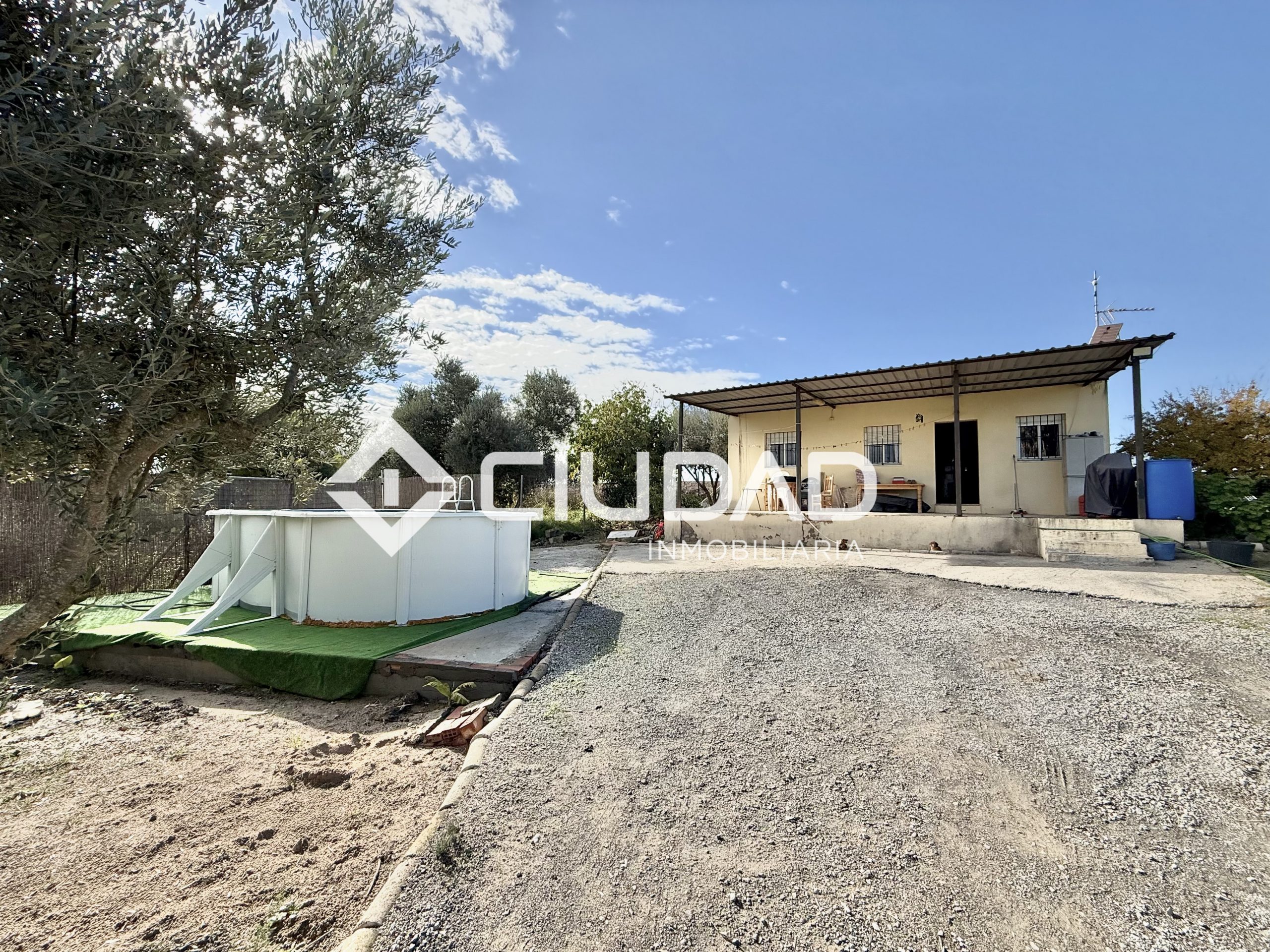 Finca rústica en Cornejil, cerca de Lebrija y El Cuervo.