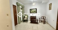 ADOSADO EN LA ZONA DEL RECREO – LEBRIJA