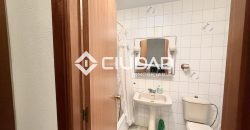 ADOSADO EN LA ZONA DEL RECREO – LEBRIJA