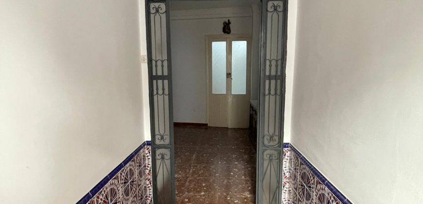 MAGNIFICA CASA EN CALLE CASTELAR