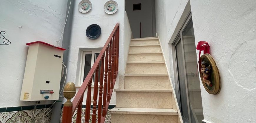 MAGNIFICA CASA EN CALLE CASTELAR