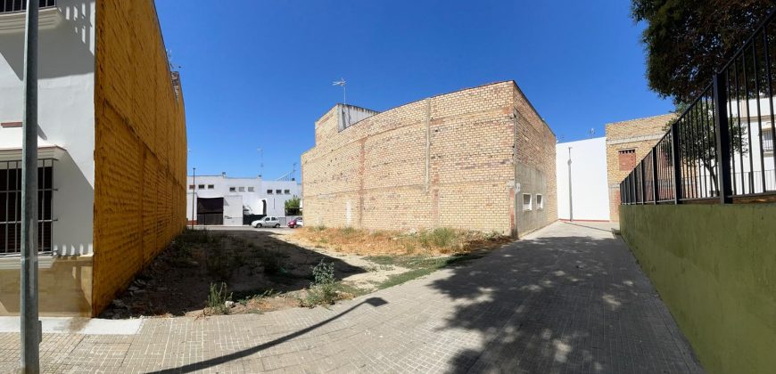 MAGNIFICO SOLAR EN CALLE ALAMEÑO