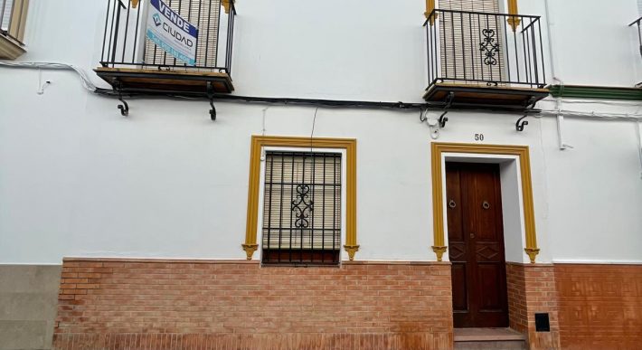 MAGNIFICA CASA EN CALLE CASTELAR
