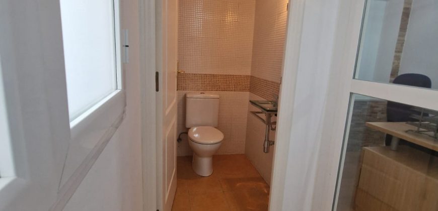 Se vende local con cambio a apartamento vacacional en San Juan – Barrio Alto.