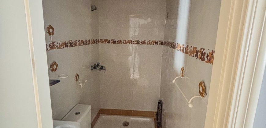 EXCLUSIVO CHALET EN VENTA EN PLENO CORAZÓN DE CAMAS