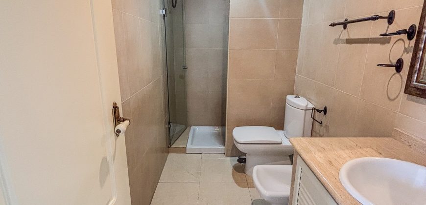 EXCLUSIVO CHALET EN VENTA EN PLENO CORAZÓN DE CAMAS