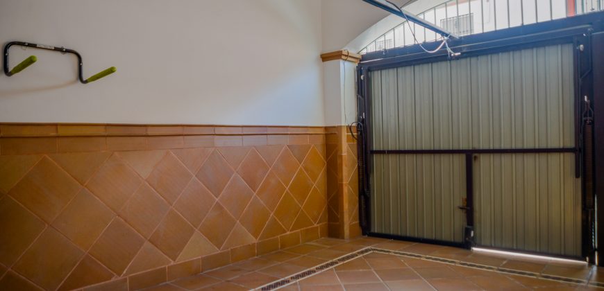 EXCLUSIVO CHALET EN VENTA EN PLENO CORAZÓN DE CAMAS