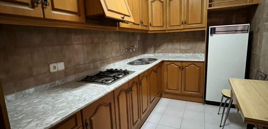 CASA CON COCHERA EN FUENTES DE ANDALUCIA.