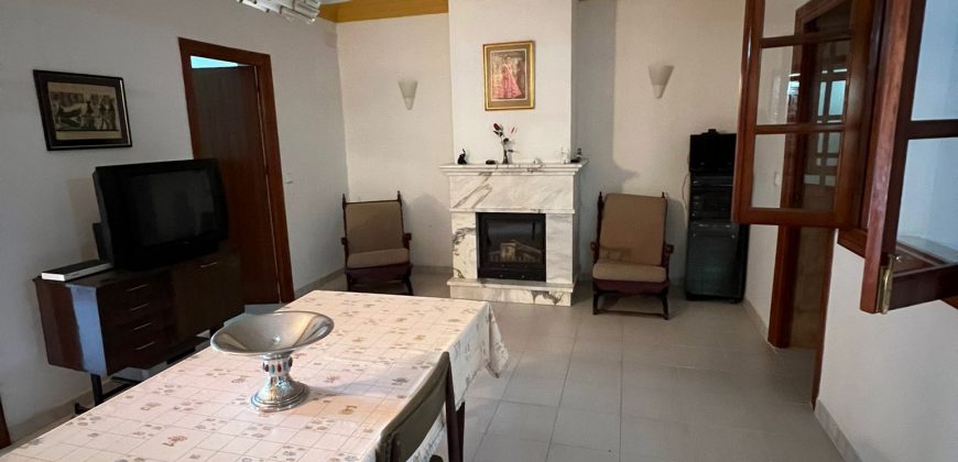 CASA CON COCHERA EN FUENTES DE ANDALUCIA.