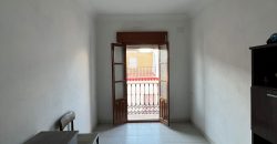 CASA CON COCHERA EN FUENTES DE ANDALUCIA.