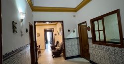 CASA CON COCHERA EN FUENTES DE ANDALUCIA.